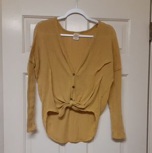 SUPER CUTE Knotted Button Up Top